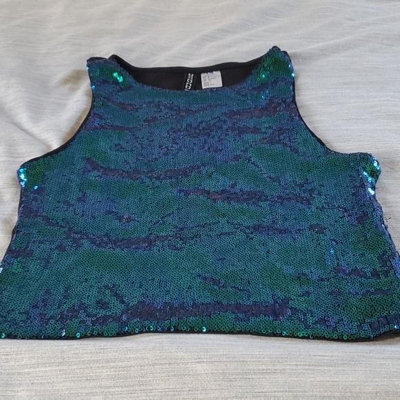 Teal Sequence Crop Top - Picture 3 of 4